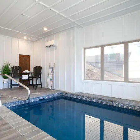 Hidden Trail Cabin Pool Hot Tub Grill Game Room